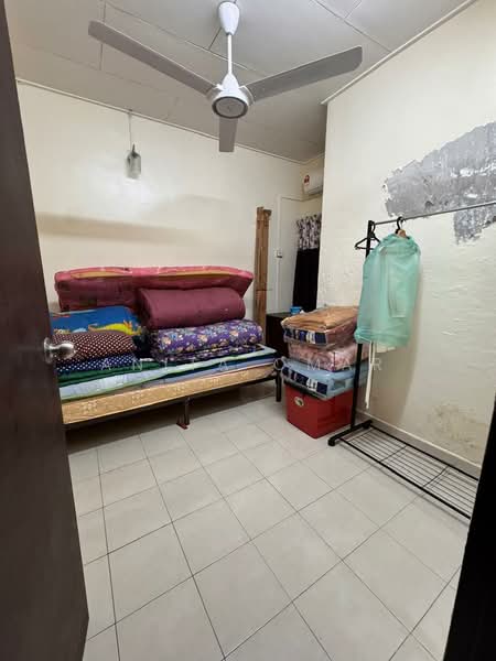 Rumah Teres 1 Tingkat untuk Dijual di Taman Bidara Palma (Sungei Baru Tengah) - Anita Omar - Bedroom - PropertyGuru.com.my