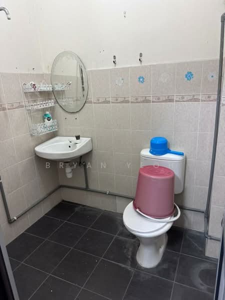 Rumah Teres untuk Dijual di Bandar Putera 2 (Klang) - Bryan Yeoh - Bathroom - PropertyGuru.com.my