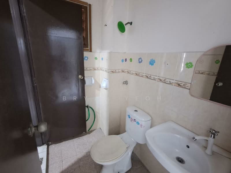 Rumah Teres untuk Dijual di Bandar Putera 2 (Klang) - Bryan Yeoh - Bathroom - PropertyGuru.com.my