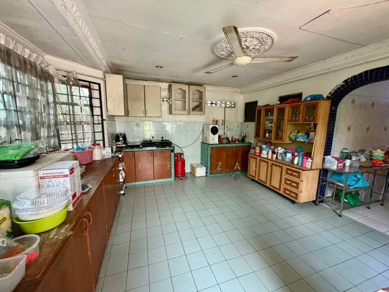 2-storey Terraced House for Sale in Taman Bunga Negara (Shah Alam) - Ai Faizal - Kitchen - PropertyGuru.com.my