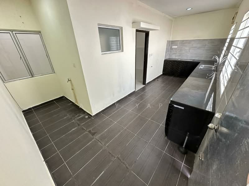 2-storey Terraced House for Sale in Rawang (Selangor) - Andy Yap - Kitchen - PropertyGuru.com.my