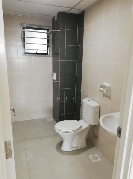 Pangsapuri untuk Dijual di Pangsapuri Seruling - Wennie Ho - Bathroom - PropertyGuru.com.my