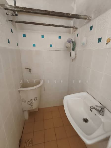Rumah Flat untuk Dijual di Green Garden - Jasmine Teh - Bathroom - PropertyGuru.com.my