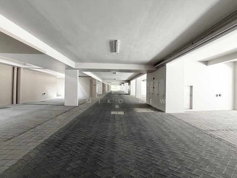 Rumah Teres 3 Tingkat untuk Dijual di Taman Bukit Serdang (Seri Kembangan) - Yumiko Kew - Corridor - PropertyGuru.com.my