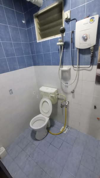 Apartment for Sale at Villa Krystal @ Bandar Selesa Jaya - Chris Liew - Bathroom - PropertyGuru.com.my