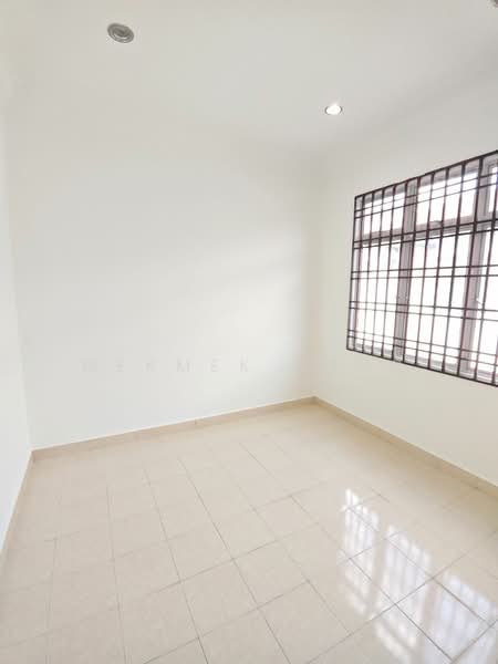1-storey Terraced House for Sale in Bandar Seri Alam (Masai) - MekMek Fong - PropertyGuru.com.my