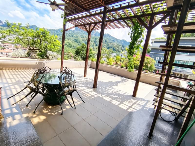 Bungalow for Sale in Kemensah Heights (Ulu Kelang) - Yumiko Kew - Balcony - PropertyGuru.com.my