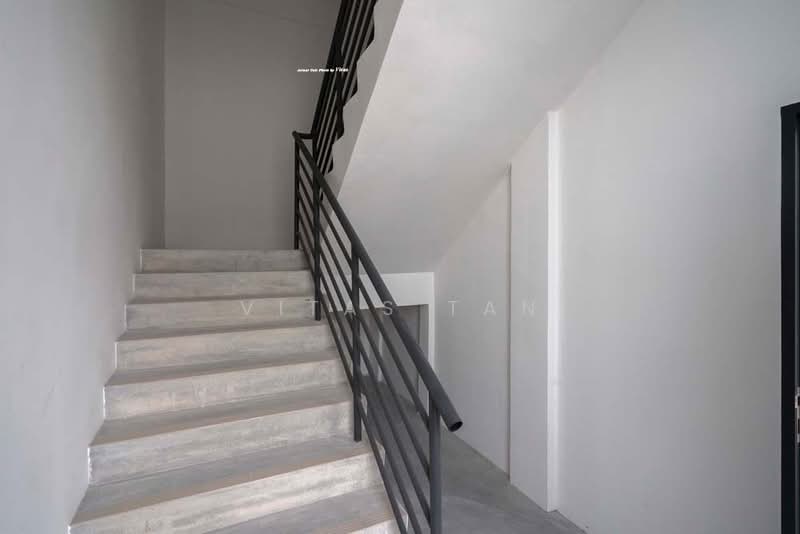 Factory for Rent in Eco Business Park V (Puncak Alam) - Vitas Tan - Corridor - PropertyGuru.com.my