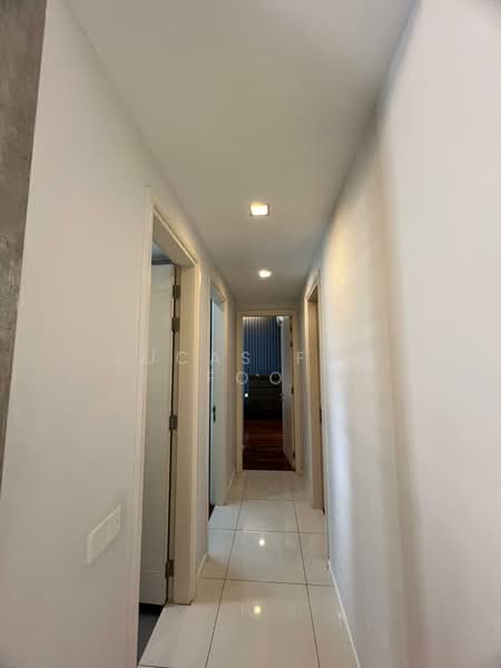 Kondominium untuk Disewa di The LIGHT COLLECTION I - Lucas Foo - Corridor - PropertyGuru.com.my