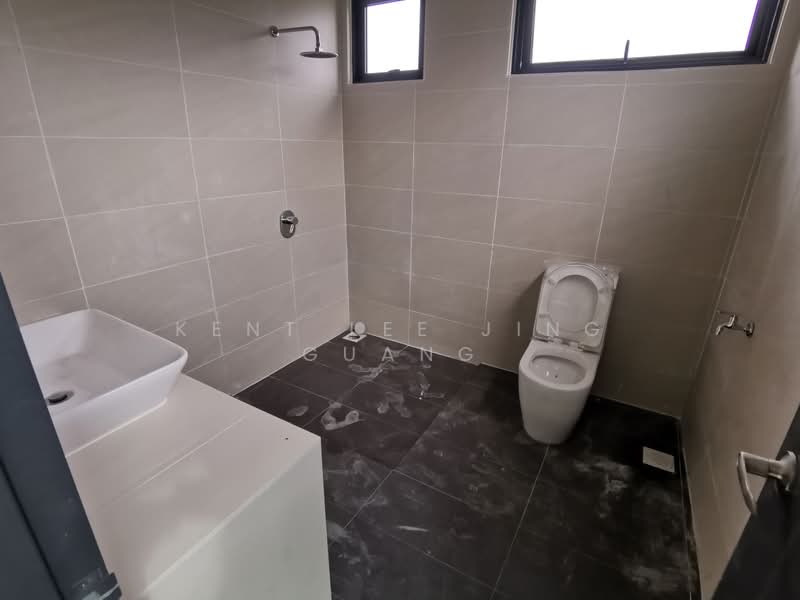 Banglo Lot Kosong untuk Dijual di Seksyen U10 (Shah Alam) - Kent Lee Jing Guang - Bathroom - PropertyGuru.com.my