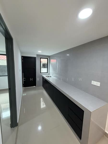 Rumah Teres 2 Tingkat untuk Dijual di Taman Johor Jaya (Johor Bahru) - Chris Liew - Kitchen - PropertyGuru.com.my