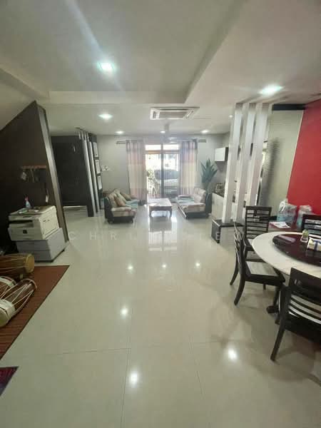2-storey Terraced House for Sale in Bandar Dato Onn (Tebrau) - Chris Liew - Living Room - PropertyGuru.com.my
