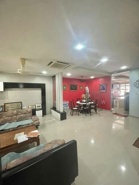 2-storey Terraced House for Sale in Bandar Dato Onn (Tebrau) - Chris Liew - Living Room - PropertyGuru.com.my
