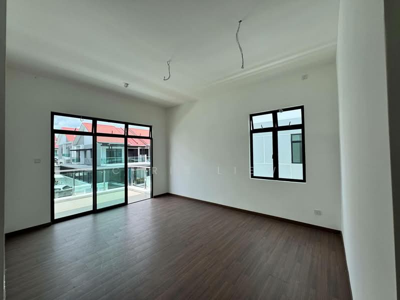 Cluster House for Sale in Taman Mount Austin (Tebrau) - Chris Liew - Living Room - PropertyGuru.com.my