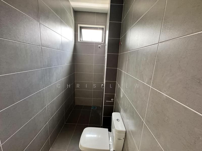 Cluster House for Sale in Taman Mount Austin (Tebrau) - Chris Liew - Bathroom - PropertyGuru.com.my