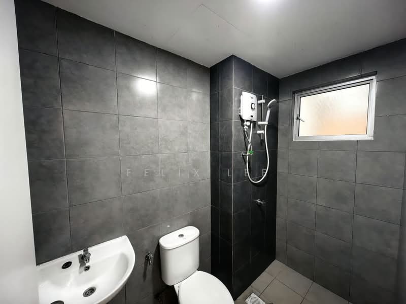 Pangsapuri untuk Disewa di Residensi Sateria - Felix Lee - Bathroom - PropertyGuru.com.my