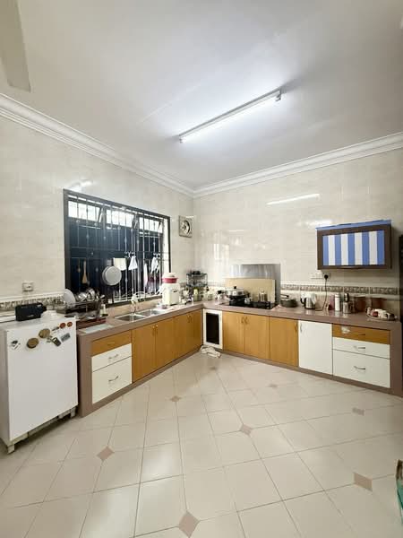 2-storey Terraced House for Sale in Taman Impian Emas (Skudai) - Chris Liew - Kitchen - PropertyGuru.com.my