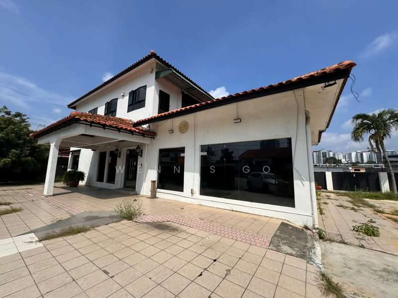 Bungalow for Rent in Taman Abad (Johor Bahru) - Wennes Go - Exterior - PropertyGuru.com.my