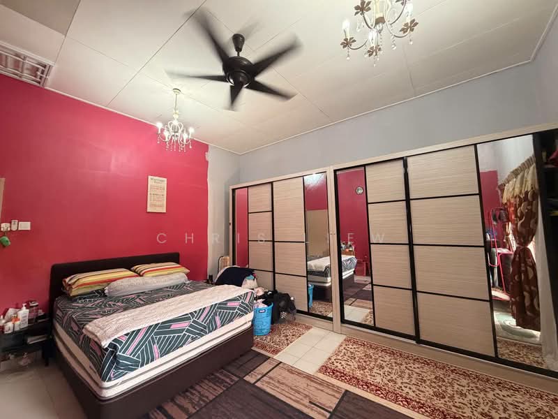 2-storey Terraced House for Sale in Bandar Putra (Kulai) - Chris Liew - Bedroom - PropertyGuru.com.my