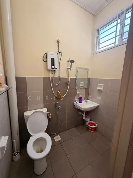2-storey Terraced House for Sale in Bandar Putra (Kulai) - Chris Liew - Bathroom - PropertyGuru.com.my