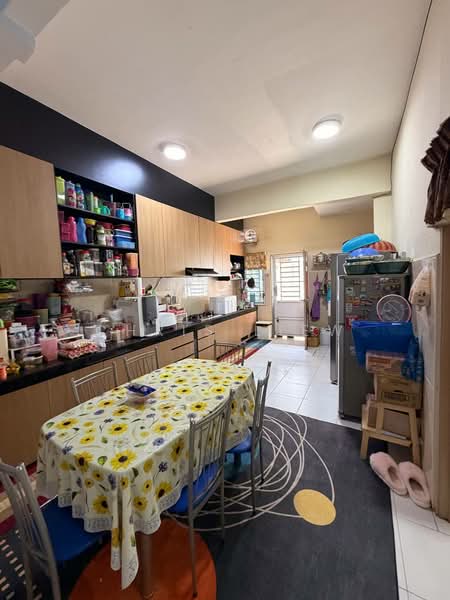 2-storey Terraced House for Sale in Bandar Putra (Kulai) - Chris Liew - Kitchen - PropertyGuru.com.my