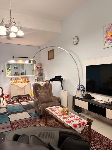 2-storey Terraced House for Sale in Bandar Putra (Kulai) - Chris Liew - Living Room - PropertyGuru.com.my