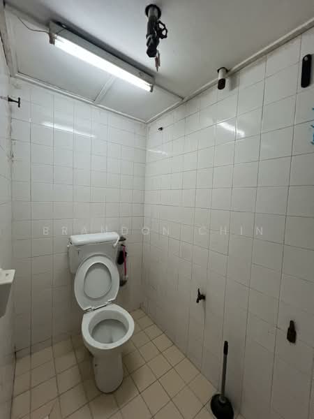 Shop / Office for Sale in Pusat Bandar Puchong (Puchong) - Brandon Chin - Bathroom - PropertyGuru.com.my
