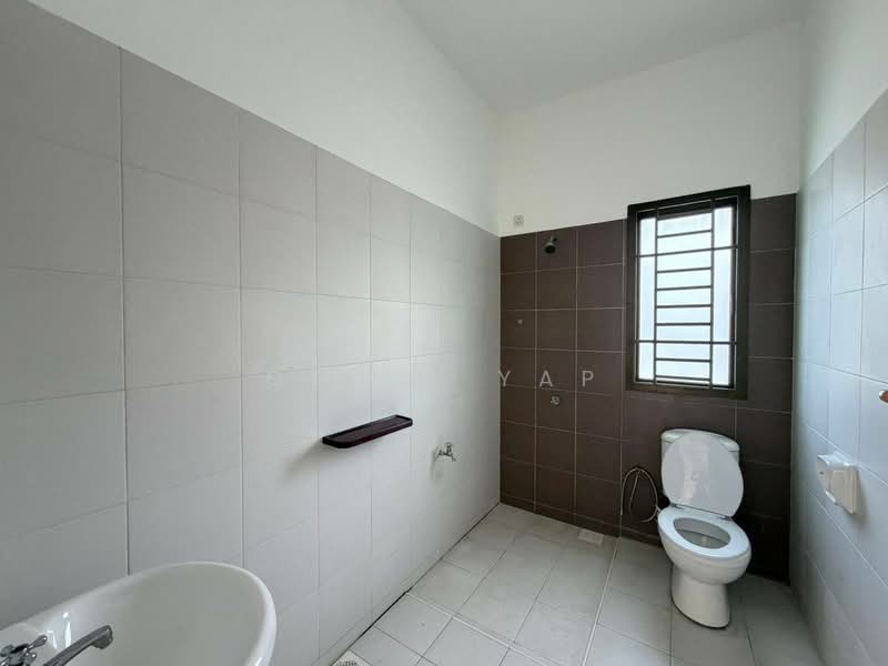 Rumah Kluster untuk Dijual di Taman Adda Heights (Tebrau) - Genki Yap - Bathroom - PropertyGuru.com.my