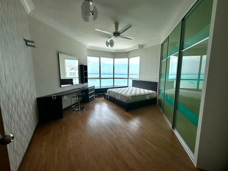 Kondominium untuk Disewa di Gurney Beach Resort - Gan Chun Kai - Bedroom - PropertyGuru.com.my