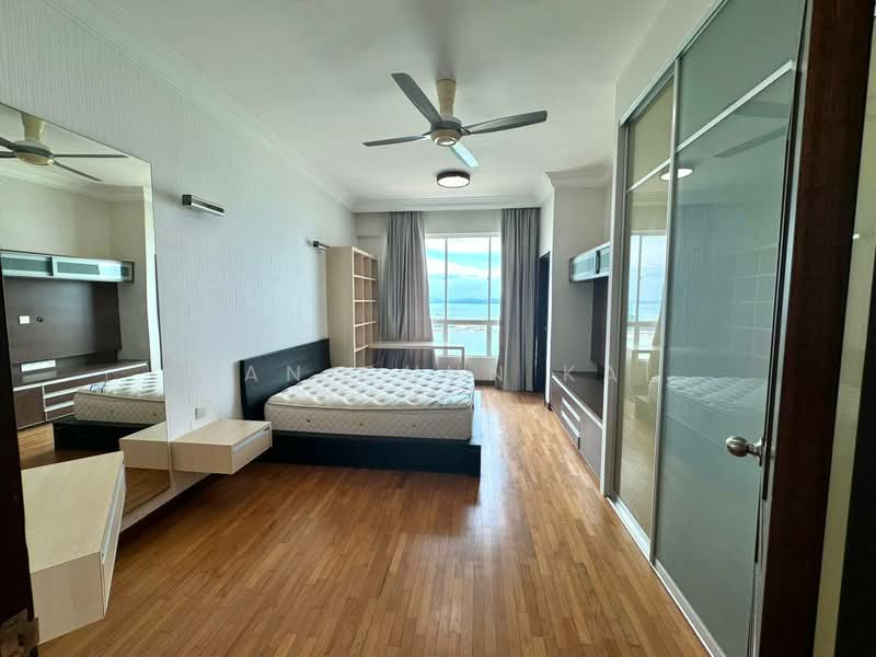 Kondominium untuk Disewa di Gurney Beach Resort - Gan Chun Kai - Bedroom - PropertyGuru.com.my