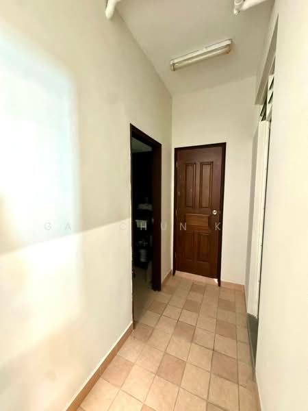 Kondominium untuk Disewa di Gurney Beach Resort - Gan Chun Kai - Corridor - PropertyGuru.com.my