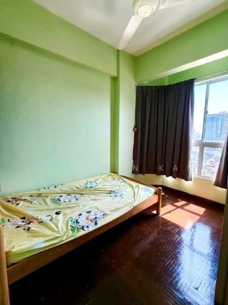 Kondominium untuk Disewa di Sri Perdana - Gan Chun Kai - Bedroom - PropertyGuru.com.my