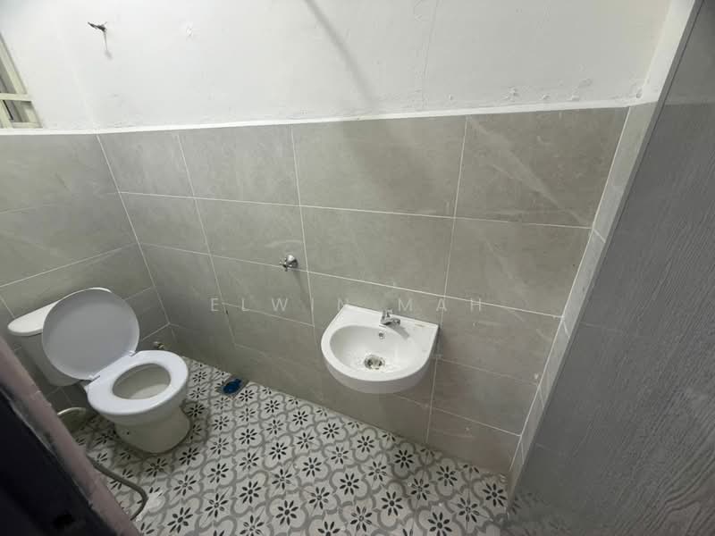 Rumah Teres 2 Tingkat untuk Dijual di Bukit Sentosa (Rawang) - Elwin Mah - Bathroom - PropertyGuru.com.my