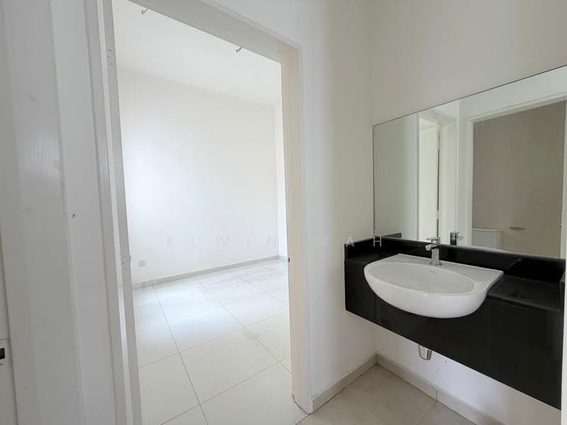 Semi-Detached House for Sale in Kota Emerald (Rawang) - Elwin Mah - Bathroom - PropertyGuru.com.my