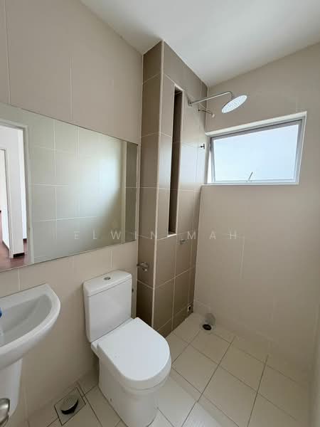 Semi-Detached House for Sale in Kota Emerald (Rawang) - Elwin Mah - Bathroom - PropertyGuru.com.my