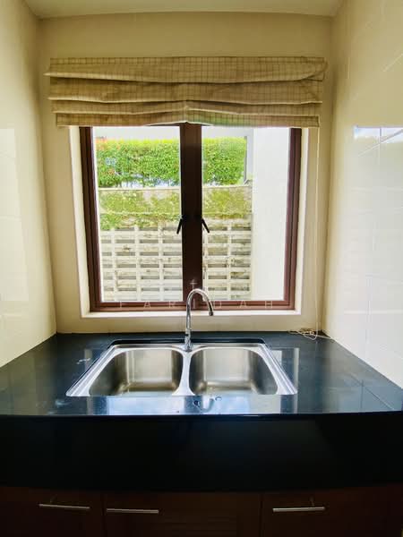 Untuk Disewa - Ukay Bayu