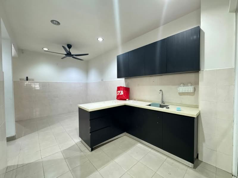 Rumah Teres 2 Tingkat untuk Dijual di Kota Emerald (Rawang) - Elwin Mah - Kitchen - PropertyGuru.com.my