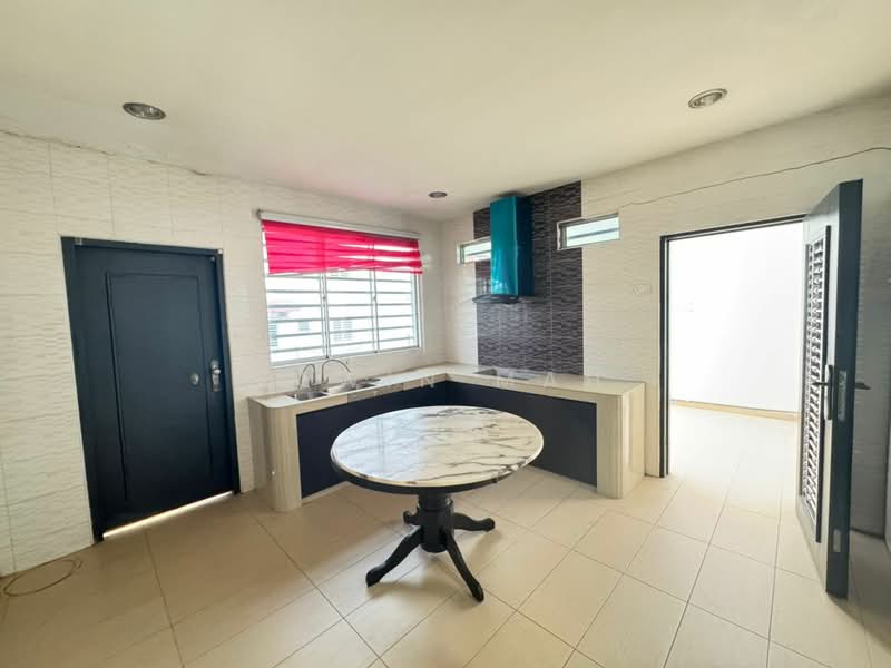Rumah Teres 2 Tingkat untuk Dijual di Kota Emerald (Rawang) - Elwin Mah - Kitchen - PropertyGuru.com.my