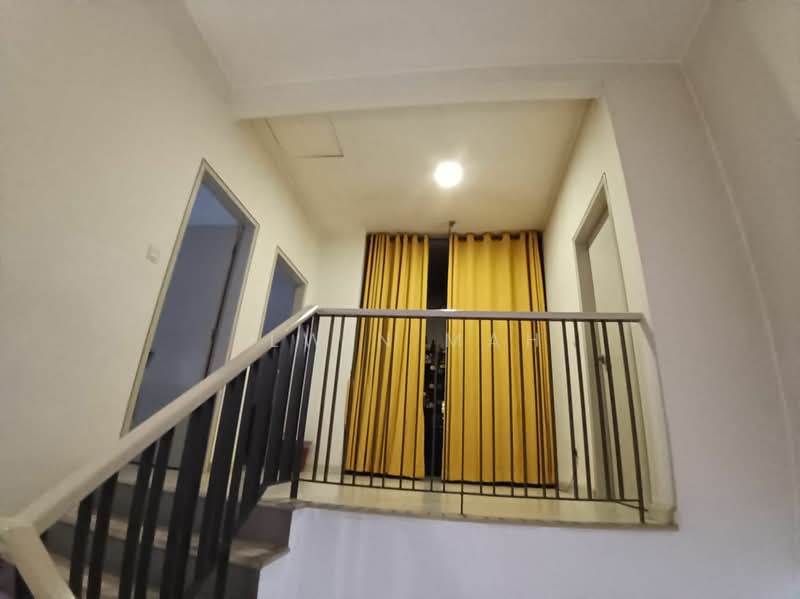 Rumah Teres 2 Tingkat untuk Dijual di Rawang (Selangor) - Elwin Mah - Corridor - PropertyGuru.com.my
