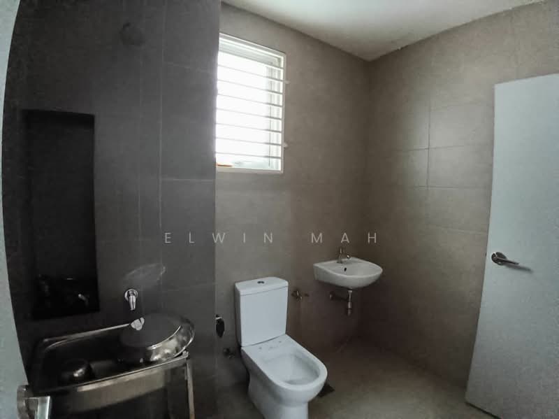 Rumah Teres 2 Tingkat untuk Dijual di Rawang (Selangor) - Elwin Mah - Bathroom - PropertyGuru.com.my