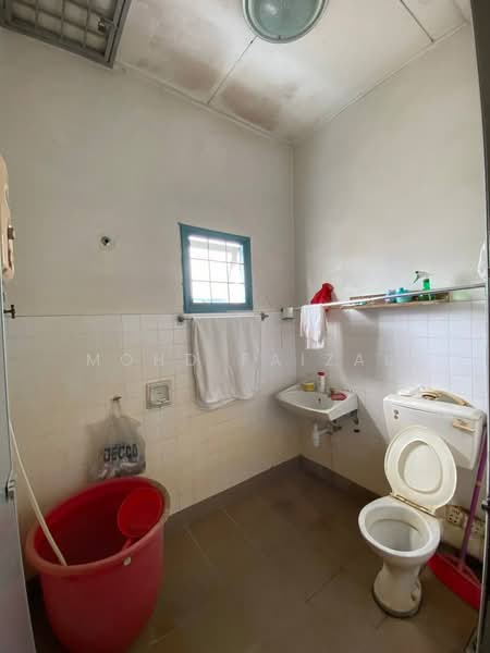 Rumah Teres 2 Tingkat untuk Dijual di Kajang (Selangor) - Mohd Faizal - Bathroom - PropertyGuru.com.my