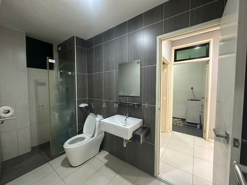 Service Residence for Sale at Sky Loft Premium Suites - Alan Ler - Bathroom - PropertyGuru.com.my