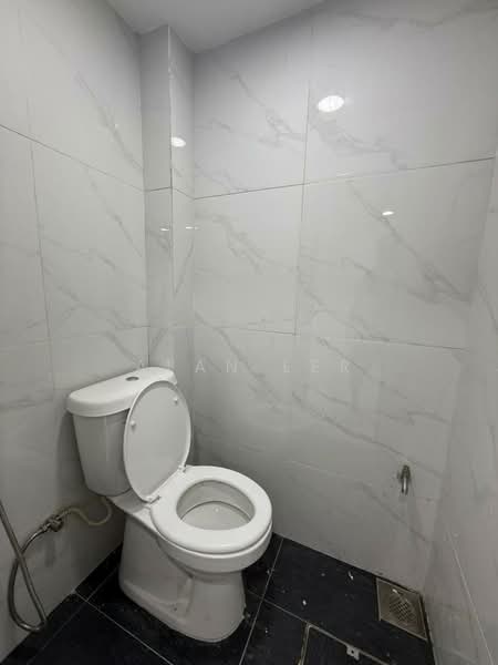 Terraced House for Sale in Permas Jaya (Johor Bahru) - Alan Ler - Bathroom - PropertyGuru.com.my