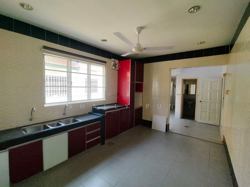 Rumah Teres 2 Tingkat untuk Disewa di Puchong (Selangor) - Shally Pun - Kitchen - PropertyGuru.com.my