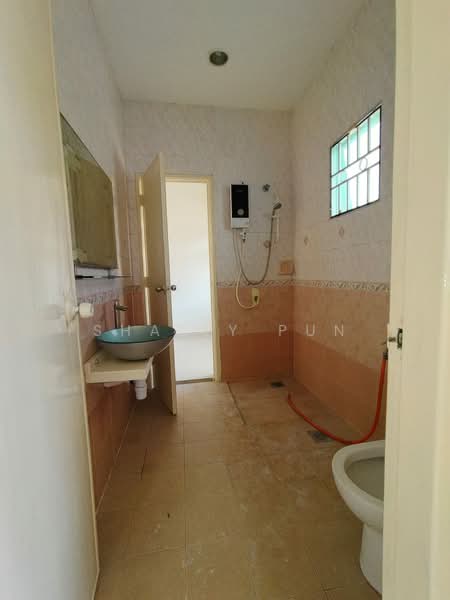 Rumah Teres 2 Tingkat untuk Disewa di Puchong (Selangor) - Shally Pun - Bathroom - PropertyGuru.com.my