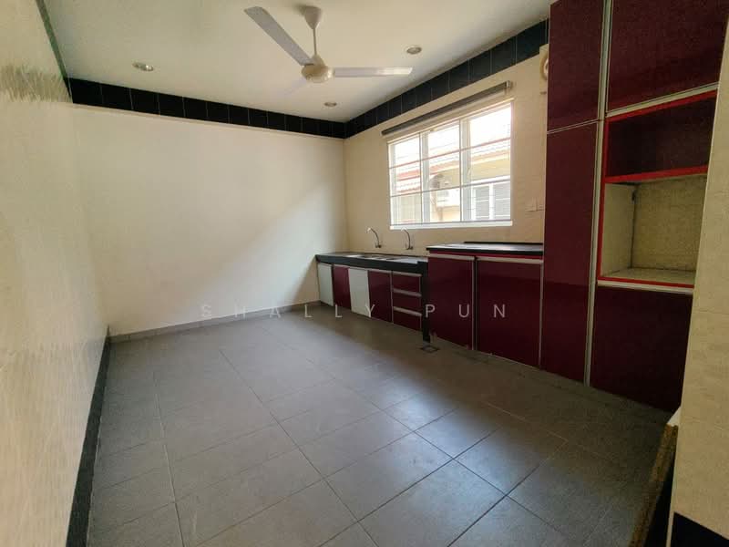 Rumah Teres 2 Tingkat untuk Disewa di Puchong (Selangor) - Shally Pun - Kitchen - PropertyGuru.com.my