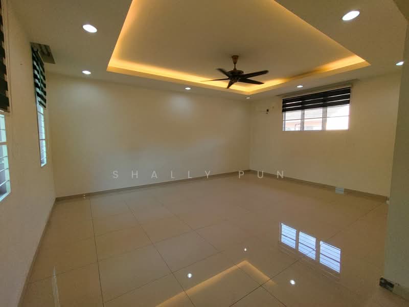 Rumah Teres 2 Tingkat untuk Disewa di Puchong (Selangor) - Shally Pun - Living Room - PropertyGuru.com.my