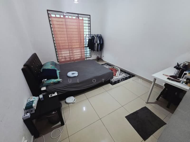 1-storey Terraced House for Sale in Taman Desa Kiara (Sikamat) - Azrul Othman - Bedroom - PropertyGuru.com.my