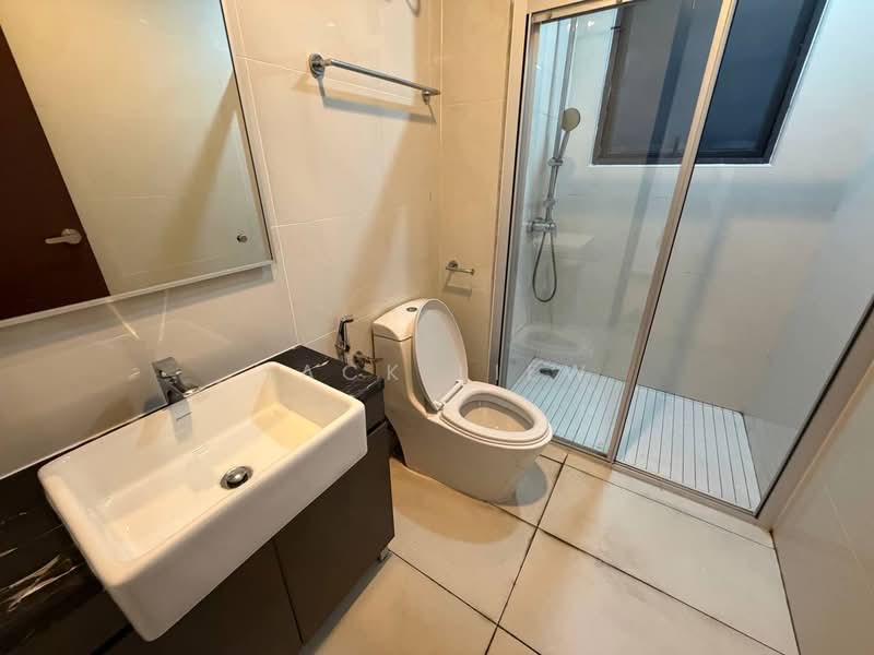 Condominium for Rent at Royal Strand @ Country Garden Danga Bay - Jack Liew - Bathroom - PropertyGuru.com.my