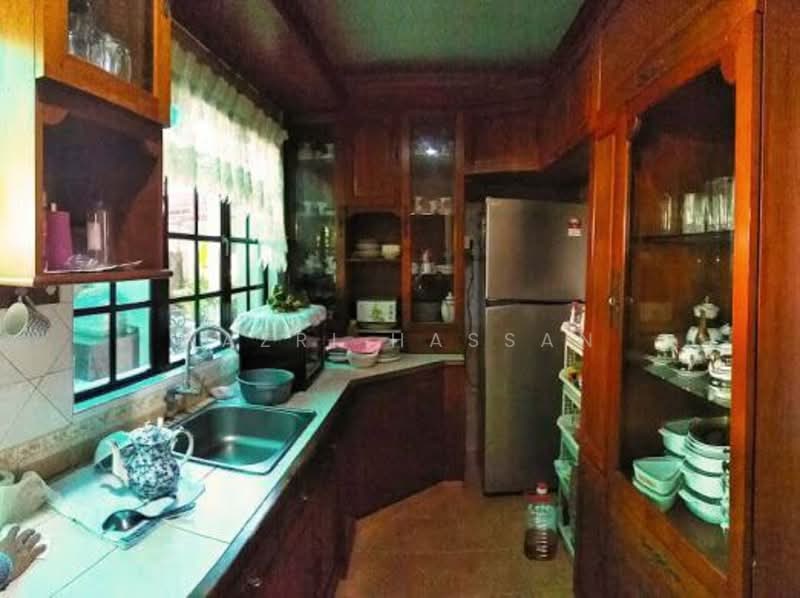 Bungalow for Sale in Seksyen 13 (Shah Alam) - Nazri Hassan - PropertyGuru.com.my